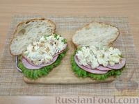 Фото приготовления рецепта: Сэндвичи с ветчиной и скрэмблом - шаг №10
