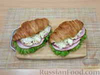 Фото приготовления рецепта: Сэндвичи с ветчиной и скрэмблом - шаг №11