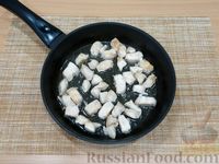 Фото приготовления рецепта: Булгур с курицей, овощами и грибами - шаг №5