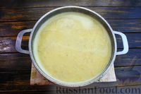 Фото приготовления рецепта: Суп с капустой, грибами и сливками - шаг №18