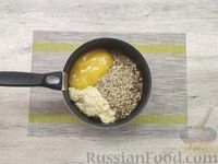 Фото приготовления рецепта: Пшеничная каша с бананом, гранатом и мёдом - шаг №9