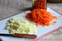 Фото приготовления рецепта: Рыба, запечённая под морковно-сырной шубкой - шаг №6
