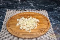 Фото приготовления рецепта: Дрожжевые слоёные пирожки с картошкой и маринованными грибами (в духовке) - шаг №3