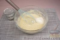 Фото приготовления рецепта: Капустный пирог "Простецкий" на кефире, с колбасой - шаг №10