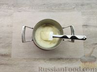 Фото приготовления рецепта: Банановый пудинг с мороженым и печеньем - шаг №9
