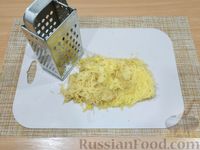 Фото приготовления рецепта: Картофельные блинчики с яйцами и зелёным луком - шаг №7