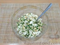 Фото приготовления рецепта: Картофельные блинчики с яйцами и зелёным луком - шаг №18