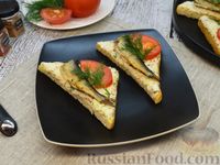 Фото приготовления рецепта: Бутерброды со шпротами, крабовыми палочками и плавленым сыром - шаг №17