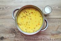 Фото приготовления рецепта: Сырный крем-суп с жареной курицей - шаг №11