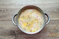 Фото приготовления рецепта: Сырный крем-суп с жареной курицей - шаг №12