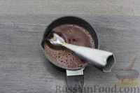 Фото приготовления рецепта: Постный шоколадный торт с малиновым кремом - шаг №14