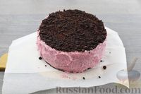 Фото приготовления рецепта: Постный шоколадный торт с малиновым кремом - шаг №27