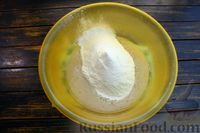 Фото приготовления рецепта: Постный дрожжевой пирог со штрейзелем - шаг №4