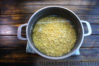 Фото приготовления рецепта: Гороховый суп-пюре с жареными шампиньонами (на курином бульоне) - шаг №5
