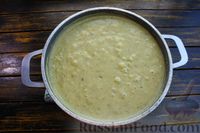 Фото приготовления рецепта: Гороховый суп-пюре с жареными шампиньонами (на курином бульоне) - шаг №17