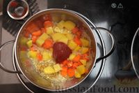 Фото приготовления рецепта: Суп с пельменями и овощами - шаг №6