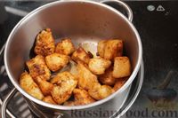 Фото приготовления рецепта: Картошка, тушенная с курицей - шаг №6