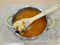 Фото приготовления рецепта: Суп с тушёнкой и консервированной фасолью - шаг №9