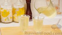 Фото приготовления рецепта: Лимонно-имбирный чай с мёдом - шаг №9