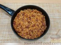 Фото приготовления рецепта: Рис с фасолью в томатном соусе (на сковороде) - шаг №13