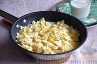 Фото приготовления рецепта: Макароны с молоком и сыром (на сковороде) - шаг №6