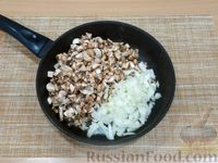 Фото приготовления рецепта: Картофельные котлеты с грибами и овсяными хлопьями - шаг №7