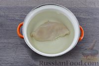 Фото приготовления рецепта: Суп с куриным филе, вермишелью и зелёным горошком - шаг №2
