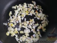 Фото приготовления рецепта: Омлет с овощами на пышной лепёшке - шаг №2