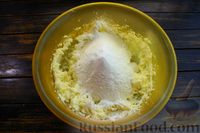 Фото приготовления рецепта: Песочное пасхальное печенье с белковой глазурью - шаг №5