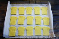 Фото приготовления рецепта: Песочное пасхальное печенье с белковой глазурью - шаг №12