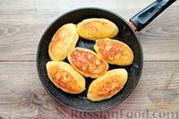 Фото приготовления рецепта: Картофельные зразы с куриной печенью и грибами - шаг №14