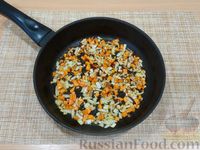 Фото приготовления рецепта: Суп с рисом, черемшой и яйцами - шаг №7