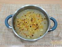 Фото приготовления рецепта: Суп с рисом, черемшой и яйцами - шаг №11