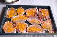 Фото приготовления рецепта: Свиные отбивные с яблоками и моцареллой (в духовке) - шаг №4
