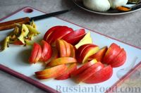 Фото приготовления рецепта: Свиные отбивные с яблоками и моцареллой (в духовке) - шаг №5