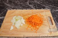 Фото приготовления рецепта: Караси, запечённые с картофелем, помидором и лимоном - шаг №4