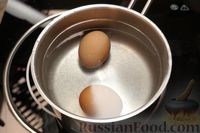 Фото приготовления рецепта: Куриный суп с чечевицей и яйцами - шаг №3