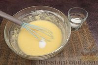 Фото приготовления рецепта: Сладкий пирог на кефире, с творожными шариками - шаг №3