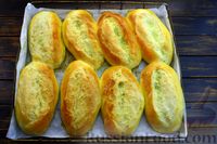 Фото приготовления рецепта: Белковые булочки-батоны с чесночным маслом и петрушкой - шаг №23