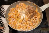 Фото приготовления рецепта: Запеканка из макарон с фаршем и соусом бешамель - шаг №8