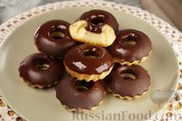 Фото к рецепту: Бездрожжевые пончики с шоколадной глазурью (в духовке)