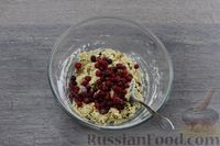 Фото приготовления рецепта: Овсяное печенье с клюквой и орехами - шаг №8