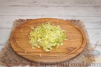 Фото приготовления рецепта: Салат с крабовыми палочками, овощами и сыром - шаг №2