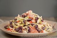 Фото приготовления рецепта: Салат с крабовыми палочками, овощами и сыром - шаг №10