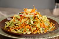Фото приготовления рецепта: Салат с редиской, капустой, морковью и яичными блинчиками - шаг №16