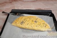 Фото приготовления рецепта: Пирог с яйцом, сыром и зеленью, на кефире - шаг №16