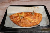 Фото приготовления рецепта: Пирог с яйцом, сыром и зеленью, на кефире - шаг №18