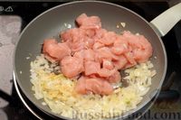 Фото приготовления рецепта: Макароны с курицей в сливочно-томатном соусе - шаг №5