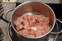 Фото приготовления рецепта: Куриный суп с овощами и яйцами - шаг №5
