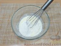 Фото приготовления рецепта: Кокосово-йогуртовый кекс в кружке (в микроволновке) - шаг №5